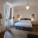 Civico 10 Konukevi 3*